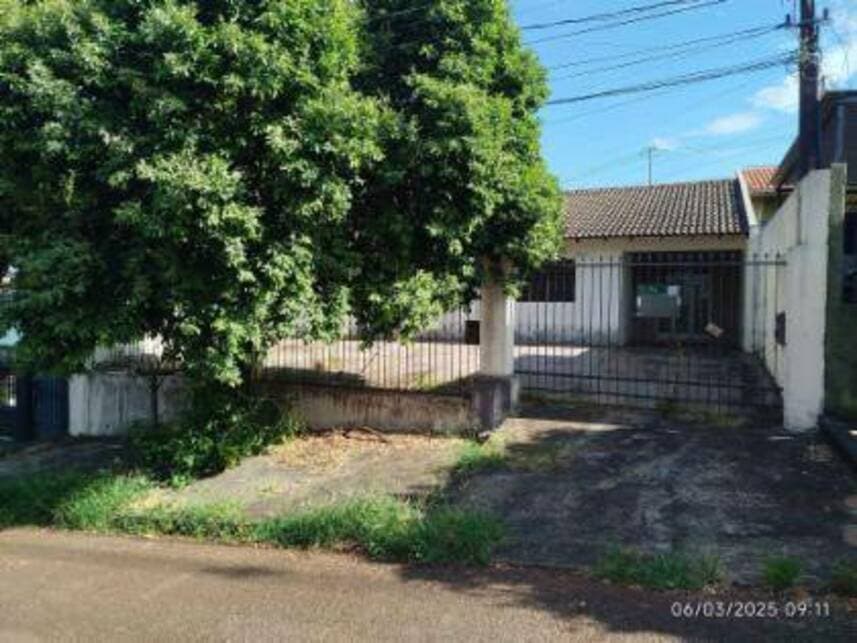 Foto 3 de 17: Casa em leilão em Maringá - PR — Casa à venda em leilão