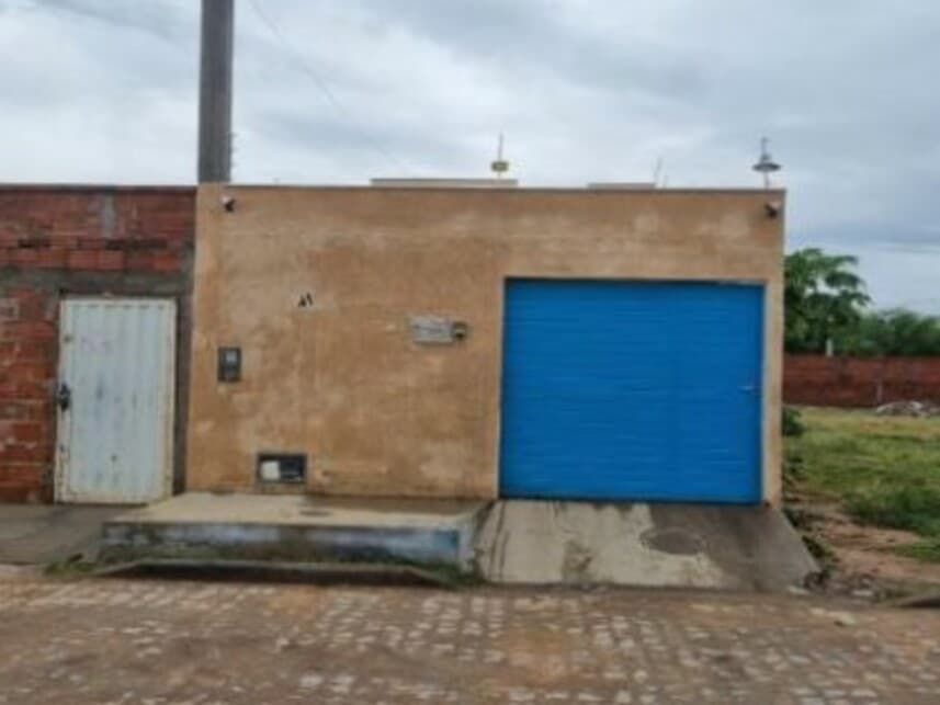 Casa em leilão em Guanambi - BA — Casa à venda em leilão