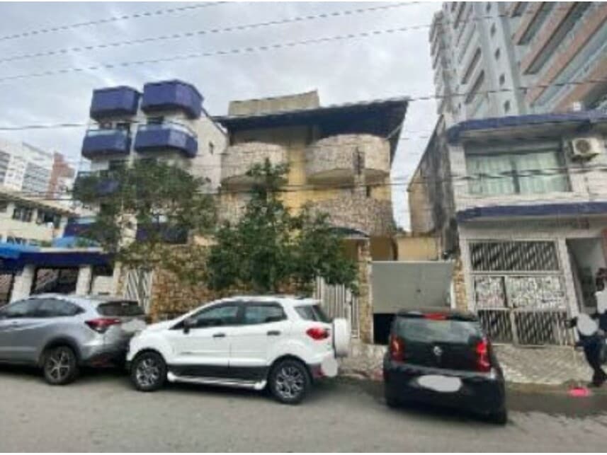 Casa em leilão em Praia Grande - SP — Casa à venda em leilão