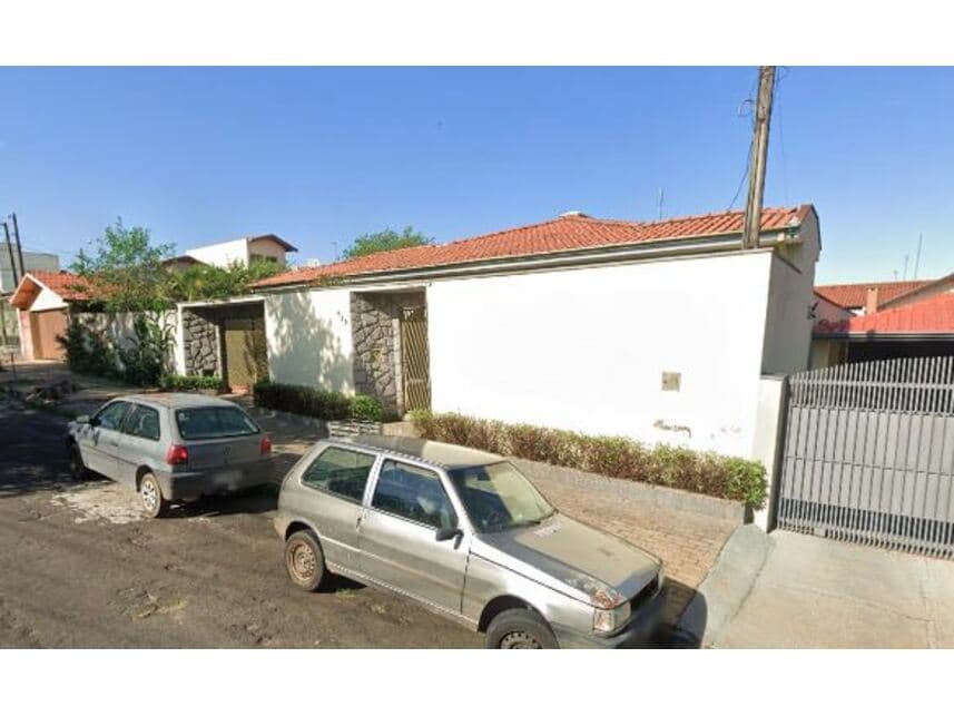 Foto 1 de 23: Casa em leilão em Botucatu - SP — Casa à venda em leilão