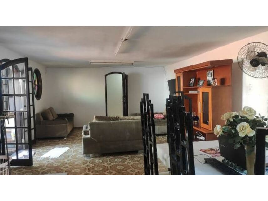 Foto 10 de 13: Casa em leilão em Nova Iguaçu - RJ — Casa à venda em leilão