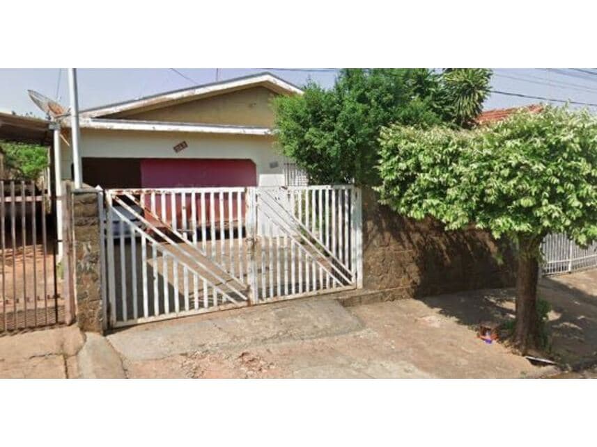 Casa em leilão em Catanduva - SP — Casa à venda em leilão