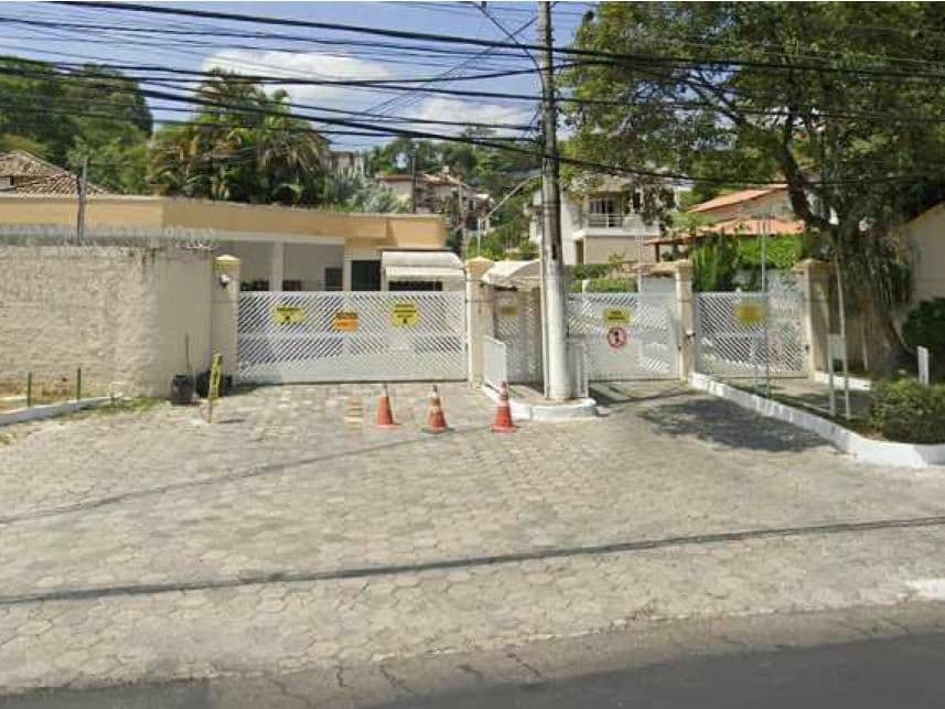 Apartamento em leilão em Niterói - RJ — Apartamento à venda em leilão