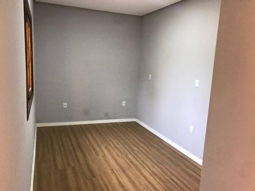 Foto 10 de 11: Casa em leilão em Canoas - RS — Casa à venda em leilão