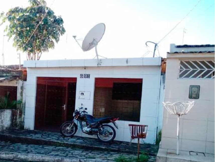 Foto 1 de 9: Casa em leilão em Santa Rita - PB — Casa à venda em leilão