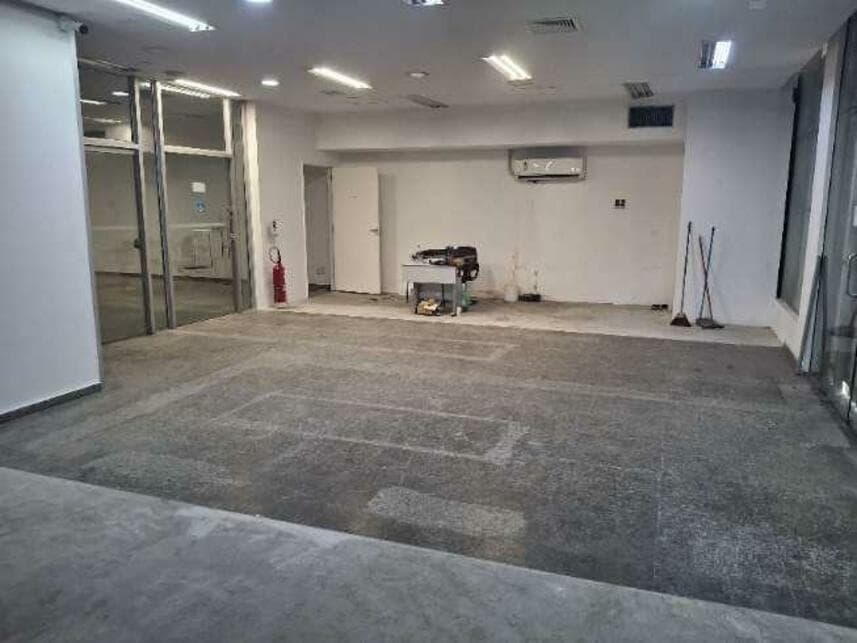 Foto 4 de 23: Comercial em leilão em Rio De Janeiro - RJ — Loja à venda em leilão