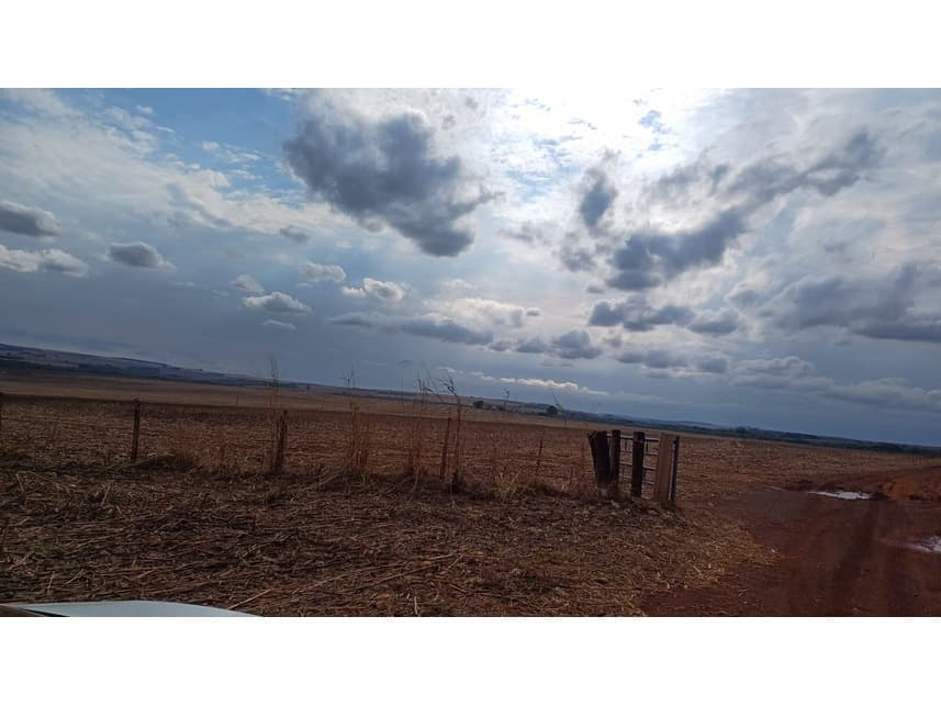 Foto 2 de 3: Area Rural em leilão em Montividiu - GO — Fazenda à venda em leilão