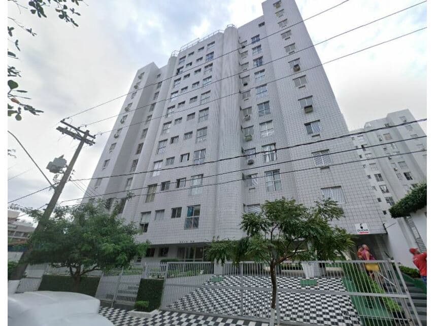 Apartamento em leilão em Guarujá - SP — Apartamento à venda em leilão