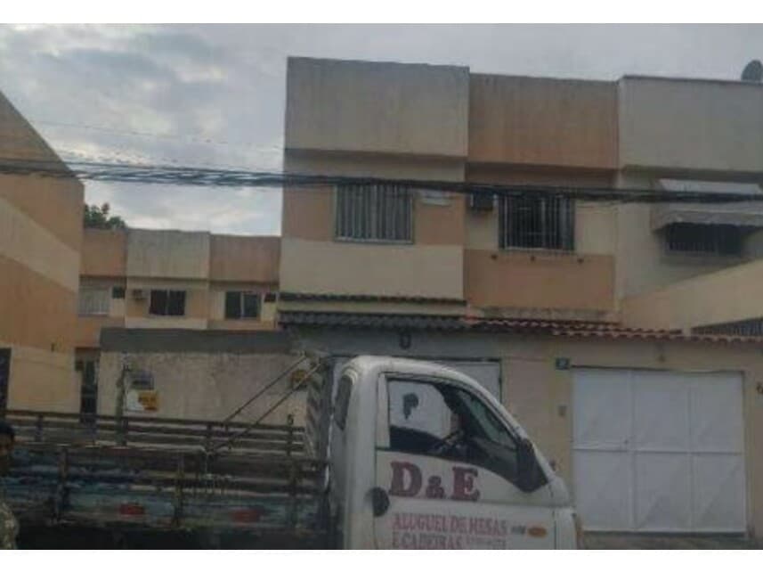 Casa em leilão em Nova Iguaçu - RJ — Casa à venda em leilão