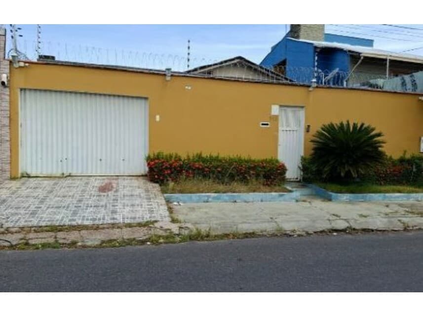 Casa em leilão em Manaus - AM — Casa à venda em leilão