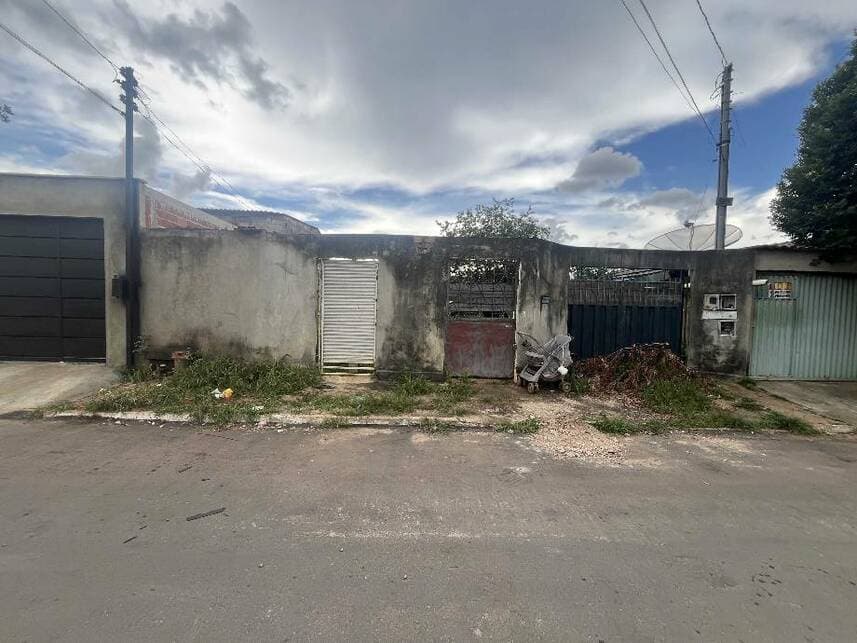 Foto 9 de 13: Casa em leilão em Goiânia - GO — Casa à venda em leilão