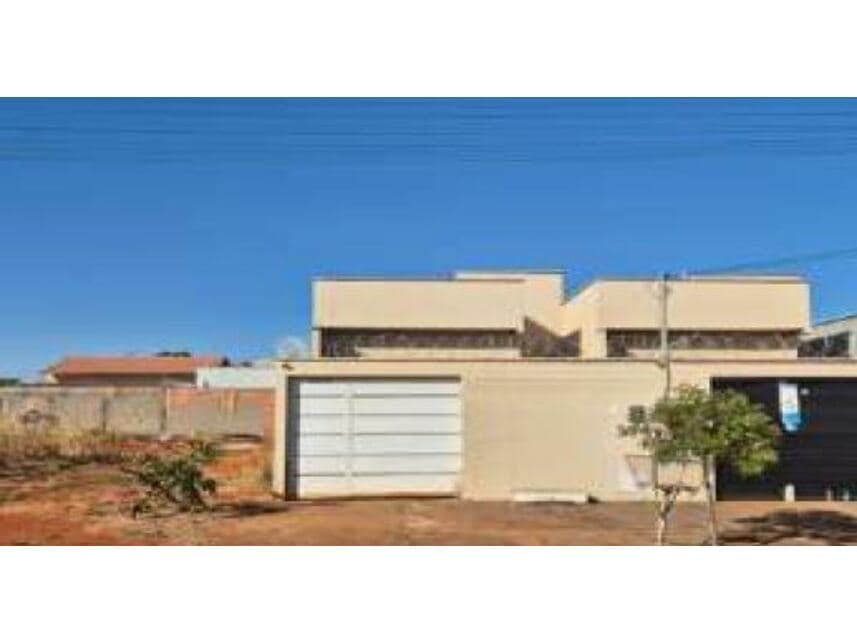 Casa em leilão em Goiânia - GO — Casa à venda em leilão