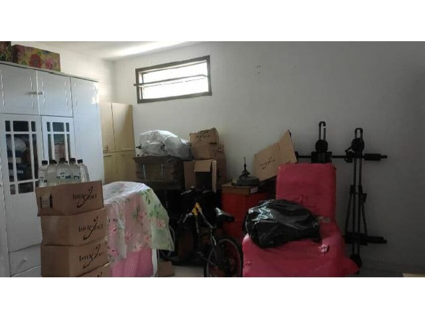 Foto 9 de 13: Casa em leilão em Nova Iguaçu - RJ — Casa à venda em leilão
