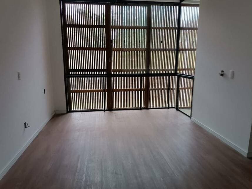 Foto 8 de 12: Casa em leilão em Joinville - SC — Casa à venda em leilão