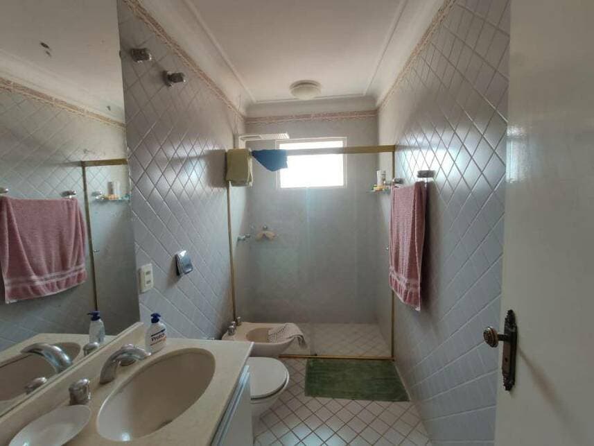 Foto 14 de 27: Casa em leilão em Londrina - PR — Casa à venda em leilão