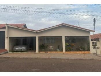 Casa em leilão em Santa Helena De Goiás - GO, bairro Centro — Leilão extrajudicial de Casa em Santa Helena de Goiás/GO - Centro