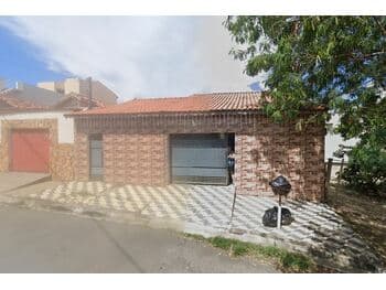 Casa em leilão em Guaratinguetá - SP — Leilão extrajudicial de Casa em Guaratinguetá/SP - Conjunto Habitacional Vila dos Comerciários I