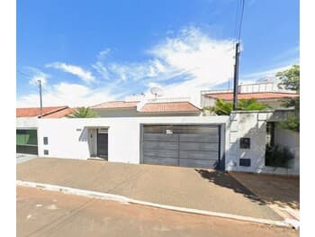 Casa em leilão em Goiatuba - GO, bairro Centro — Leilão judicial de Casa em Goiatuba/GO - Centro