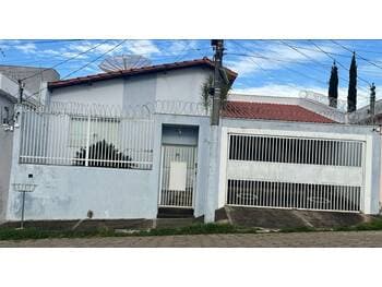 Casa em leilão em Passos - MG, bairro Jardim Centenário — Leilão extrajudicial de Casa em Passos/MG - Jardim Centenário