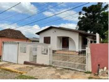 Casa em leilão em Cachoeira Do Sul - RS, bairro Carvalho — Leilão extrajudicial de Casa em Cachoeira Do Sul/RS - Carvalho