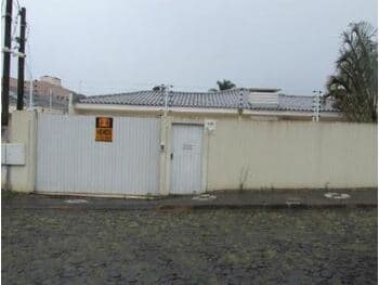 Casa em leilão em Ponta Grossa - PR, bairro Orfãs — Leilão extrajudicial de Casa em Ponta Grossa/PR - Orfãs