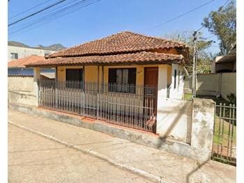 Casa em leilão em Piranguçu - MG, bairro Centro — Leilão extrajudicial de Casa em Piranguçu/MG - Centro
