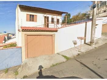 Casa em leilão em Poços De Caldas - MG — Leilão extrajudicial de Casa em Poços de Caldas/MG - Chácara Alvorada