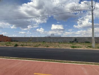Terreno em leilão em Uberlândia - MG, bairro Novo Mundo — Leilão extrajudicial de Terreno em Uberlândia/MG - Novo Mundo