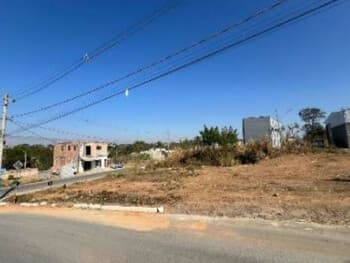 Terreno em leilão em Lagoa Da Prata - MG, bairro Mangabeiras — Leilão extrajudicial de Terreno em Lagoa da Prata/MG - Mangabeiras