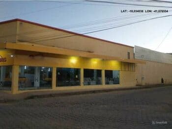 Comercial em leilão em Itambacuri - MG, bairro Centro — Leilão extrajudicial de Prédio Comercial em Itambacuri/MG - Centro