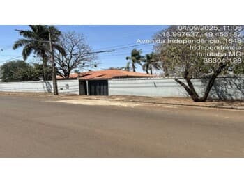 Casa em leilão em Ituiutaba - MG, bairro Independência — Leilão extrajudicial de Casa em Ituiutaba/MG - Independência