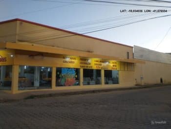 Comercial em leilão em Itambacuri - MG, bairro Centro — Leilão extrajudicial de Prédio em Itambacuri/MG - Centro