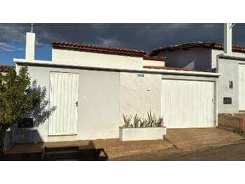 Casa em leilão em Ibiassucê - BA, bairro Alto do Cruzeiro — Leilão extrajudicial de Casa em Ibiassucê/BA - Alto do Cruzeiro