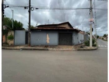 Casa em leilão em Montes Claros - MG — Leilão extrajudicial de Casa em Montes Claros/MG - Carmelo