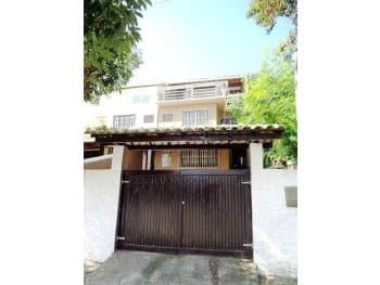 Casa em leilão em Niterói - RJ, bairro Piratininga — Leilão extrajudicial de Casa em Niterói/RJ - Piratininga