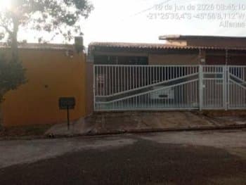 Casa em leilão em Alfenas - MG, bairro Jardim Aeroporto — Leilão extrajudicial de Casa em Alfenas/MG - Jardim Aeroporto