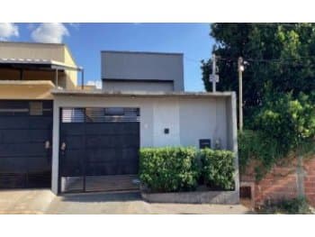Casa em leilão em Goiânia - GO — Leilão extrajudicial de Casa em Goiânia/GO - Residencial Brisas da Mata