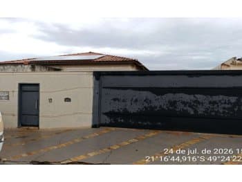 Casa em leilão em Irapuã - SP, bairro Centro — Leilão extrajudicial de Casa em Irapuã/SP - Centro