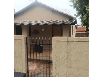 Casa em leilão em Colina - SP, bairro Centro — Leilão judicial de Casa em Colina/SP - centro
