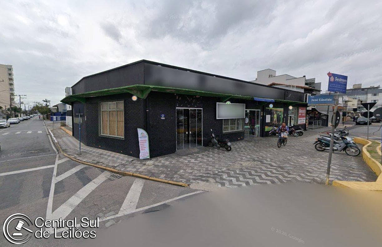 Foto 2 de 6: Terreno em leilão em Itajaí - SC, bairro São João — Terreno de esquina com áreas de 140,00m² e 364,00m², bairro Boa Vista, em Itajaí/SC