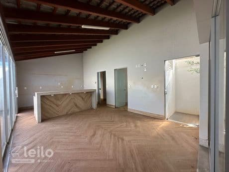 Foto 1 de 10: Casa em leilão em Quirinópolis - GO — QUIRINOPOLIS/GO - TERRENO RESIDENCIAL COM AREA DE 300,00 M