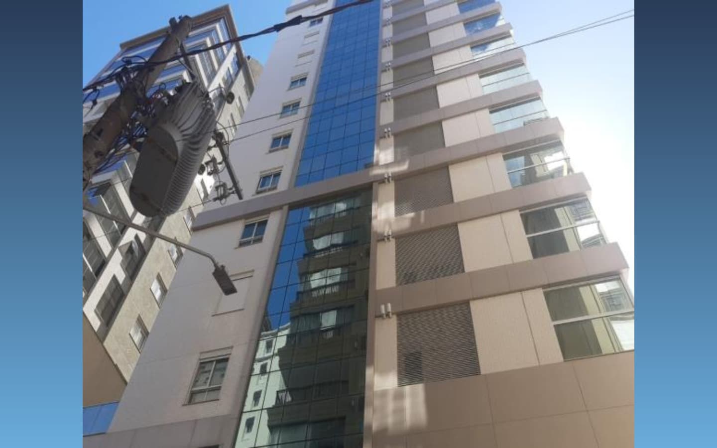 Foto 1 de 20: Apartamento em leilão em Itapema - SC, bairro Meia Praia — Apto 374m² - Itapema/SC