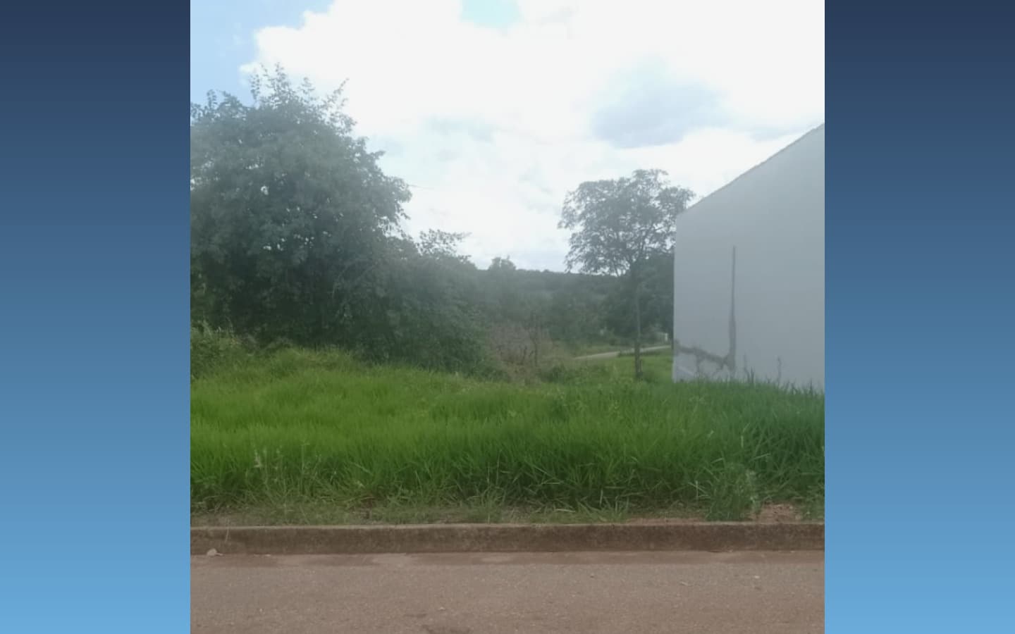 Foto 1 de 3: Terreno em leilão em Formiga - MG, bairro Pontevilla — Terreno 480m² — Formiga/MG