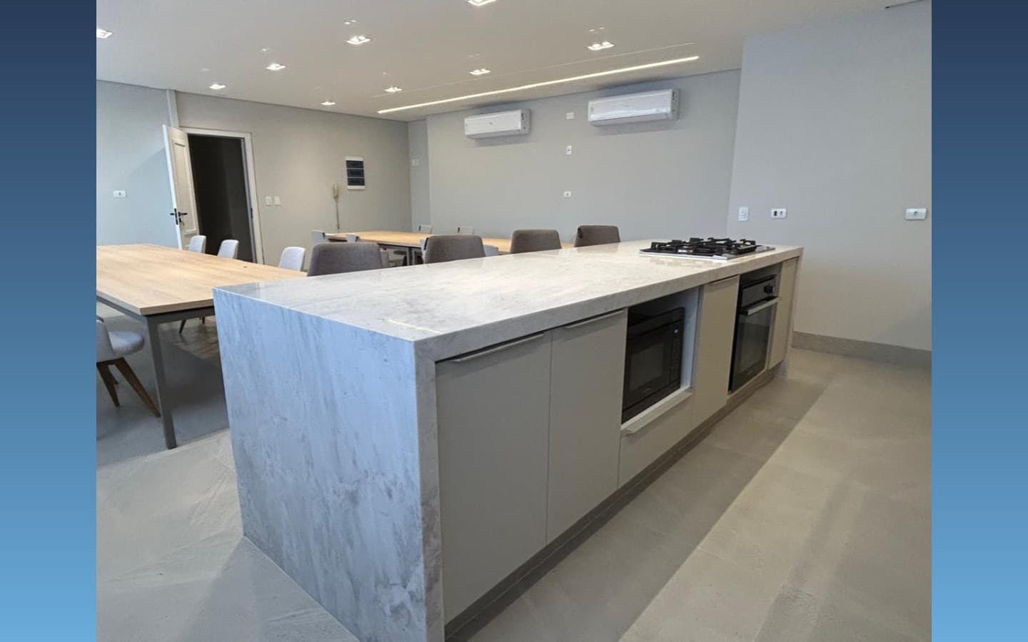 Foto 4 de 20: Apartamento em leilão em Maringá - PR, bairro Centro — Apartamento Duplex 246,52m² – Maringá/PR