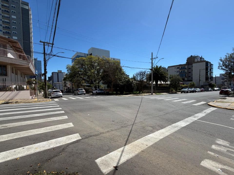 Foto 4 de 8: Terreno em leilão em Farroupilha - RS — 01 (UM) TERRENO URBANO NO CENTRO DE FARROUPILHA 560M² DE ESQUINA
