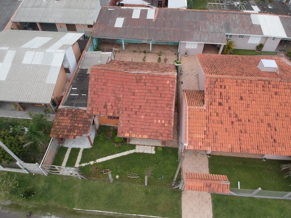 Foto 2 de 4: Casa em leilão em Imbé - RS, bairro Balneário Mariluz — Um terreno urbano com casa no Balneário Mariluz em Imbé - RS, matrícula 133.266