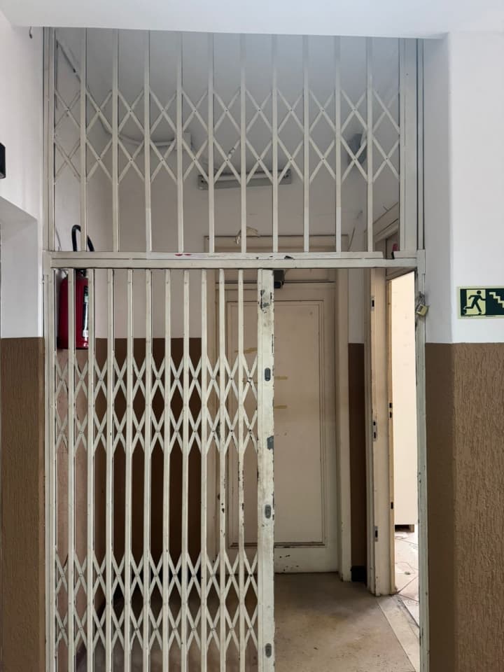 Foto 9 de 10: Comercial em leilão em Porto Alegre - RS, bairro Centro — Salas 121 e 122 do Edifício City, na rua Mal Floriano, em Porto Alegre, matrícula nº 97.584