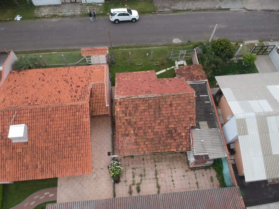 Foto 3 de 4: Casa em leilão em Imbé - RS, bairro Balneário Mariluz — Um terreno urbano com casa no Balneário Mariluz em Imbé - RS, matrícula 133.266