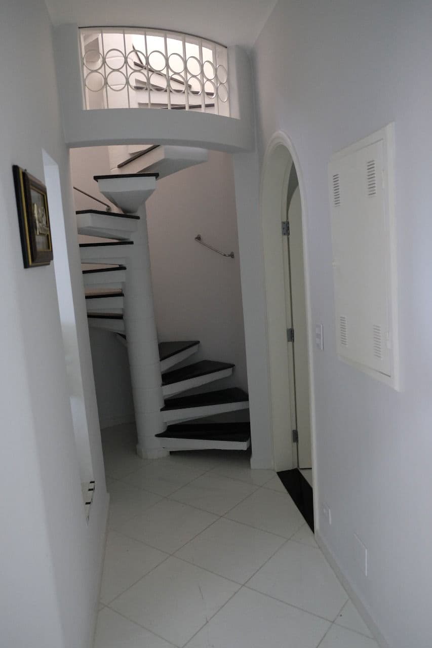Foto 22 de 49: Apartamento em leilão em Guarujá - SP, bairro Praia da Enseada — Cobertura Duplex na Enseada - Guarujá/SP
