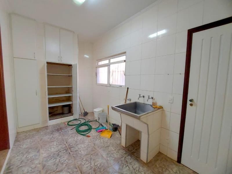 Foto 4 de 11: Comercial em leilão em Jaú - SP, bairro Centro — PRÉDIO RESIDENCIAL, MATRÍCULA 33.028 - RUA JORDANO ZAGO, 75 - CENTRO - JAÚ/SP - ÁREA TOTAL 250,00 m² - ÁREA CONSTRUÍDA 244,48 m²